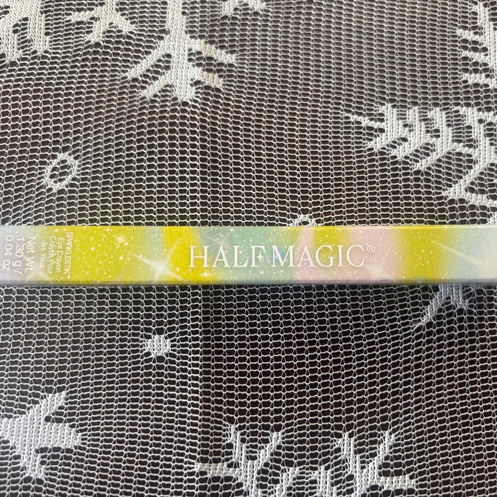 Half Magic Sparklestik Eye Crayon in Frostwinkle.  .04 oz
